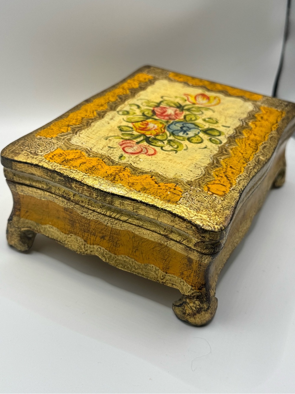 Vintage Florentine Gold Gilt Wood Jewelry Box w/Floral Design Florentia Italy - Picture 4 of 12